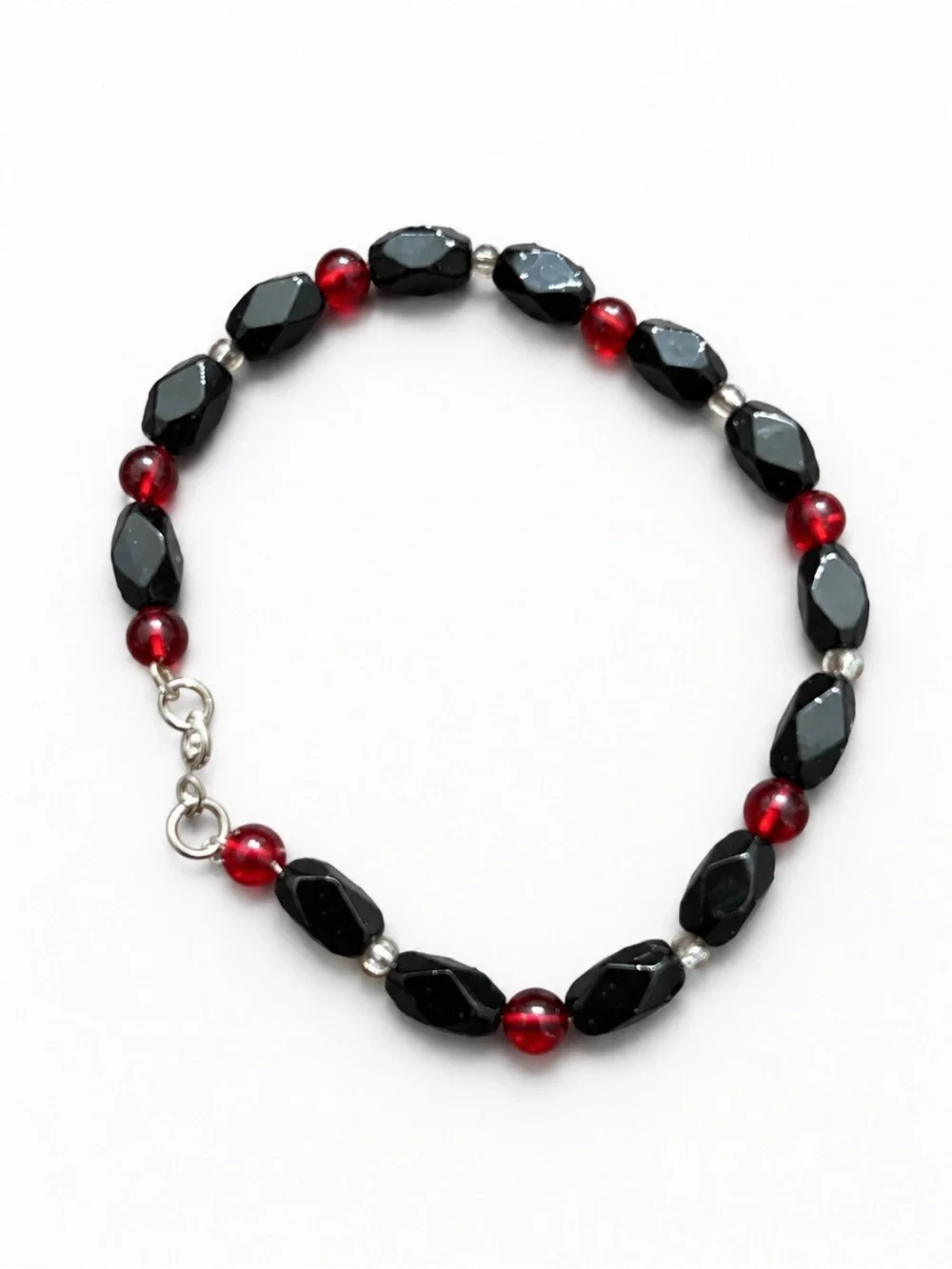 Black & Red Glass Beaded Bracelet Faceted Beads Silver Tone Fashion Jewelry
